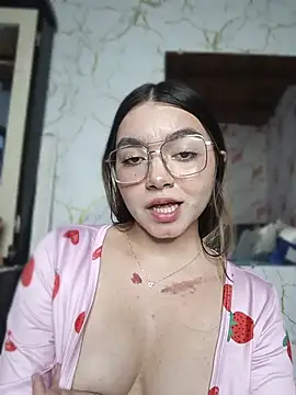 julisaenz live cam on StripChat