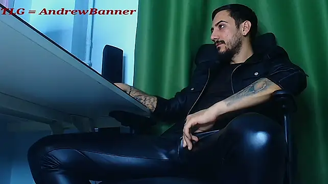 AndrewBanner live cam on StripChat