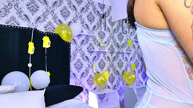 Riley_Fox webcam