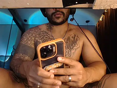 aleparrudo live cam on StripChat