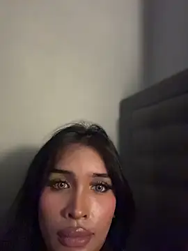 PrettyYoungHugeCockTS