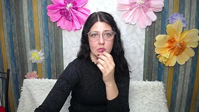 RoseHille live cam on StripChat