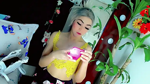 NathalialLooes live cam on StripChat