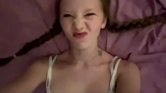 DionnaStrech live cam on StripChat