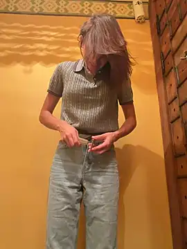 -AngelAri-