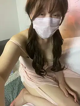 -520MT- live cam on StripChat
