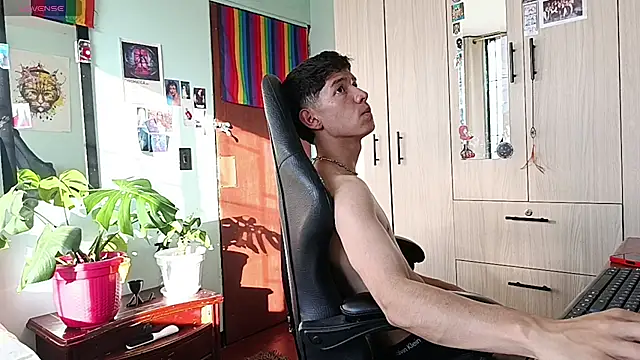 heyy_noah11 (M young) - sexy show me you ass