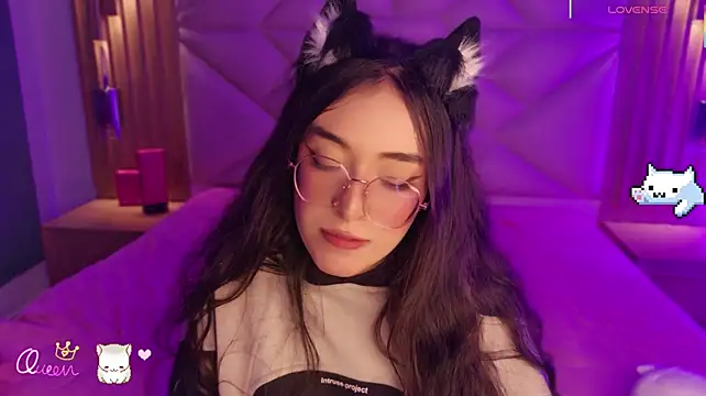 Ivory_Dlacour webcam