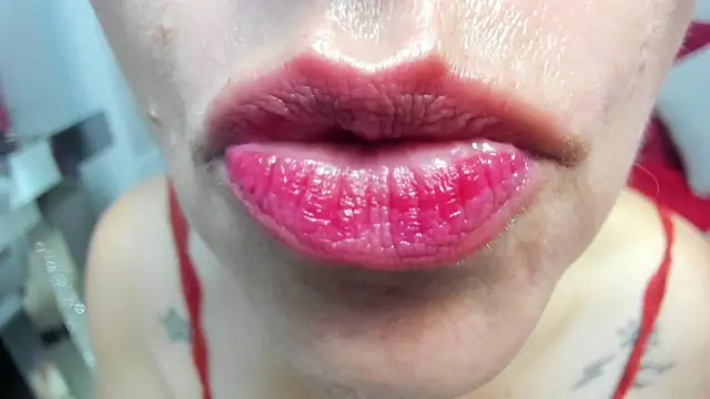 Evarosses__ webcam
