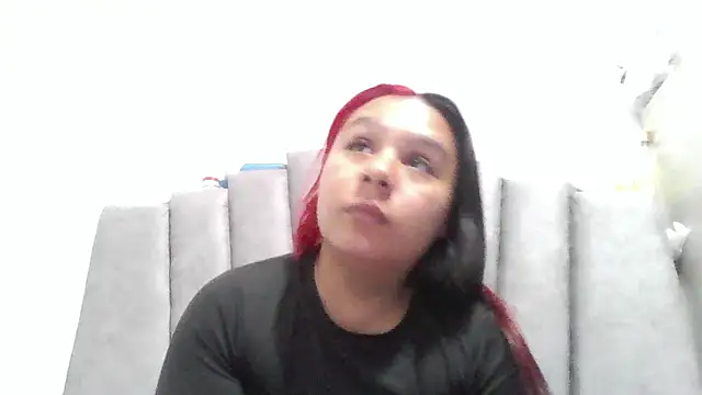 Charis_21 webcam