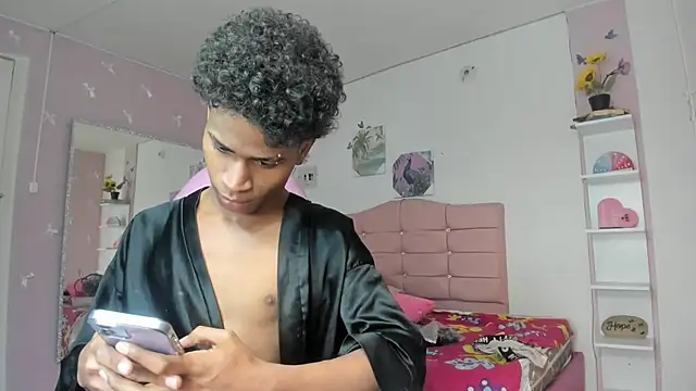 Santy_bigcock_01 live cam on StripChat