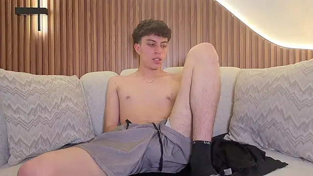 alexx_vg live cam on StripChat
