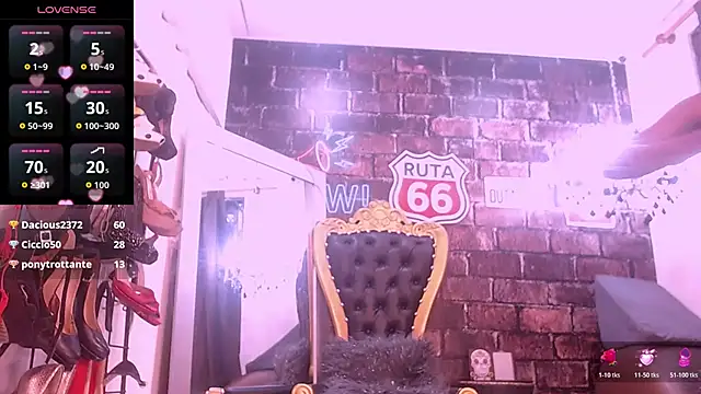 MilaHallu live cam on StripChat