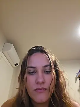 MiaRides19 live cam on StripChat