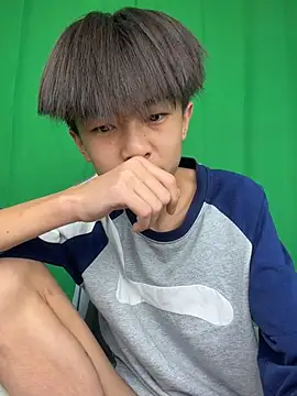 DD-101 live cam on StripChat