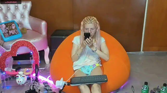 Skinygirl webcam