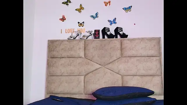 Karoline_