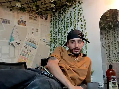 tayler_ospina_'s live room