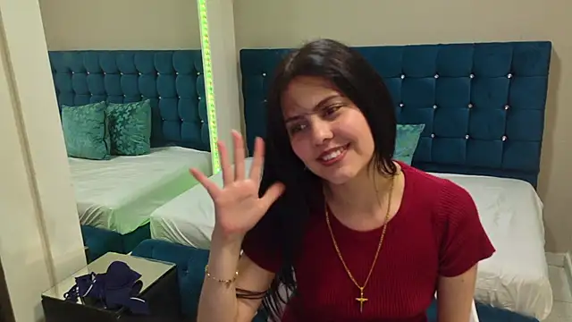 Lessly_Day live cam on StripChat