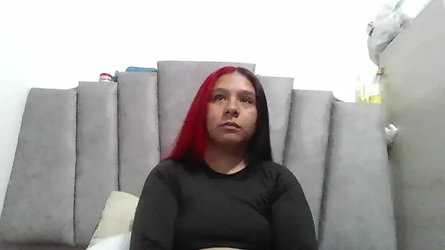 Charis_21 live cam preview