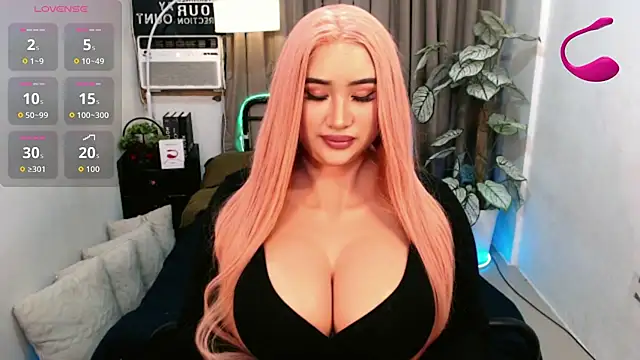 SASSYsavannahts live cam on StripChat