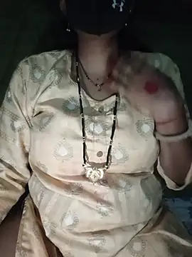 Sexyradha_ live cam on StripChat