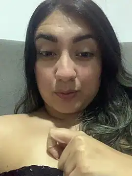 Camilaafg live cam on StripChat