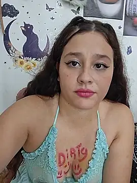 LunaMorettis live cam on StripChat