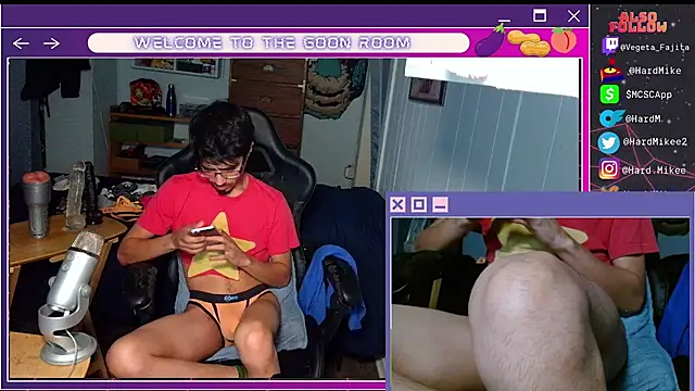HarddMikee live cam on StripChat