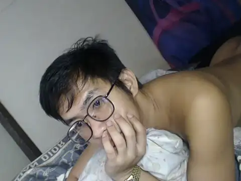 Yourbigcockasian_xx