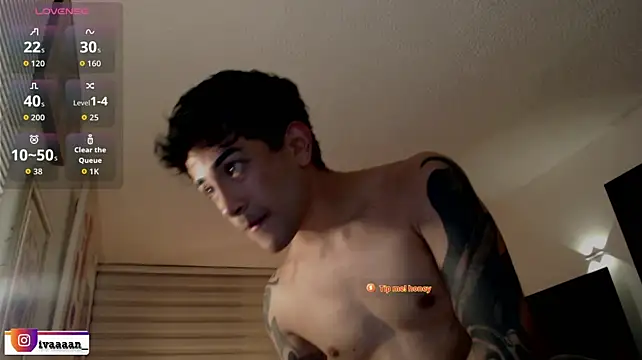 ivaaaan_ live cam on StripChat
