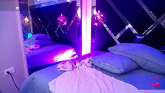 Samantha-lovve webcam