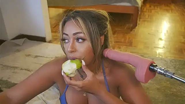 charlottelover21 webcam