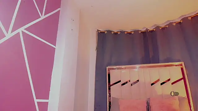 Sara_hot12112 webcam
