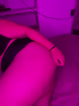 lola-sexy-hot