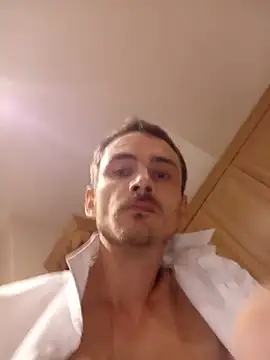 cam live AsStraightAsARuler