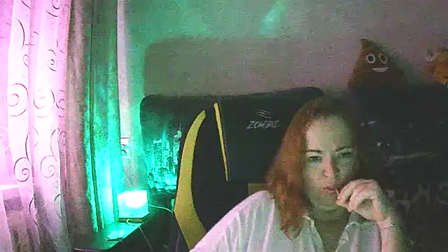 Pirellina live cam on StripChat