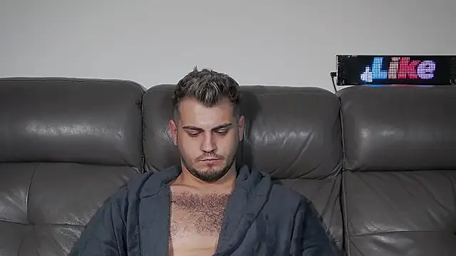 CrazyDom1 live cam on StripChat