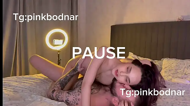 pinkbodnar_ live cam on StripChat