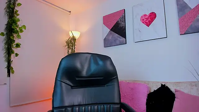 leah_bx