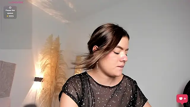 ariana_x1_