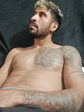 Alexsexygamer live cam on StripChat