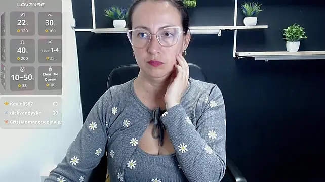 Lauryn_Jones live cam on StripChat