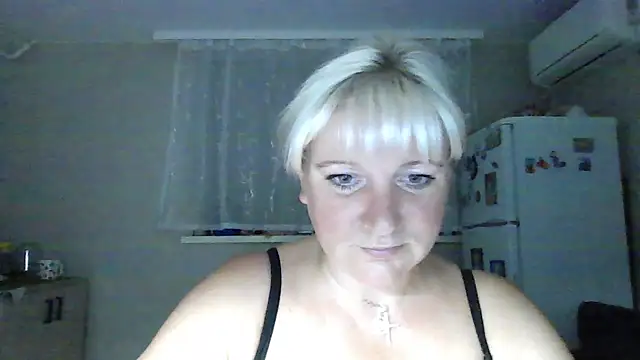 MeilomaWesa live cam on StripChat
