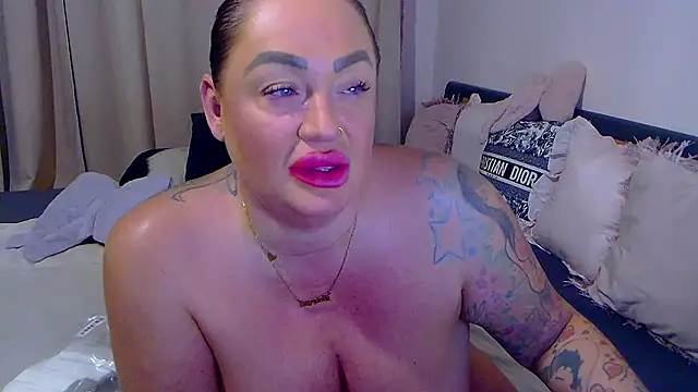 BustyVicky