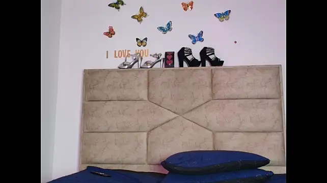 Karoline_