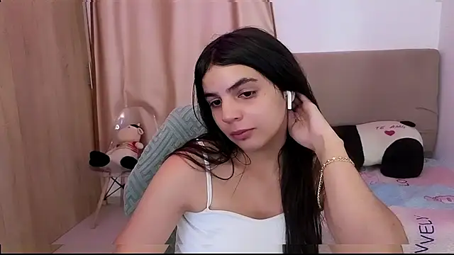 _elenna live cam on StripChat