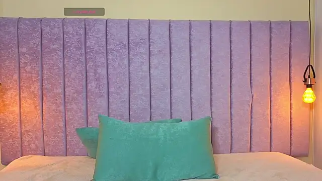 Lissie_Hilton webcam