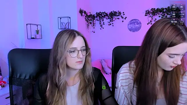 luna_berryy webcam