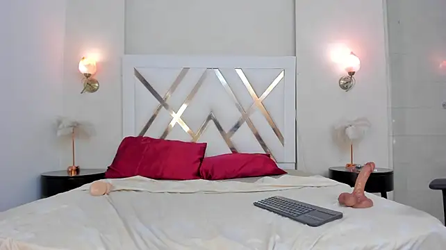 Sky_Collins_ webcam